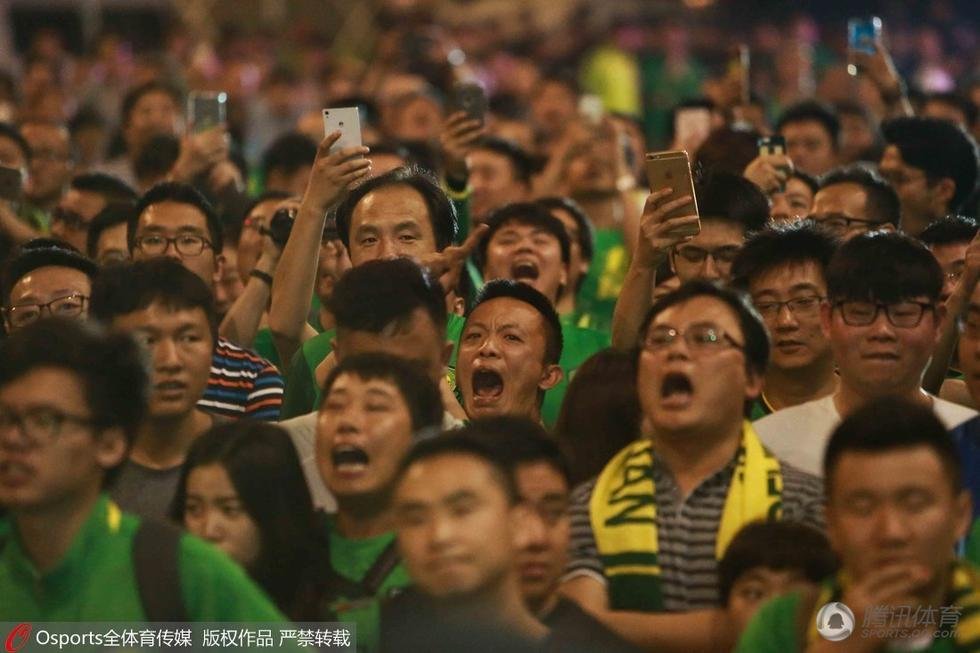  米兰德比战延期举行引发球迷强烈不满  